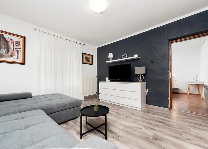 Sara-andrea Apartman *